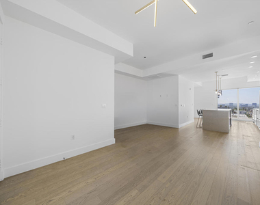 1345 Havenhurst - Photo Thumbnail 3