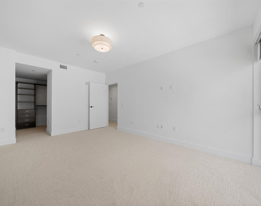 1345 Havenhurst - Photo Thumbnail 20