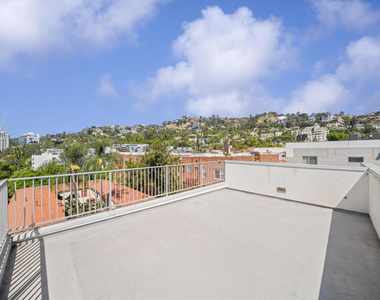 1345 Havenhurst - Photo Thumbnail 14
