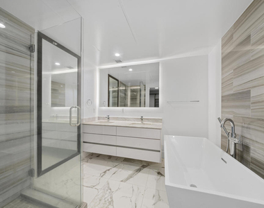1345 Havenhurst - Photo Thumbnail 21