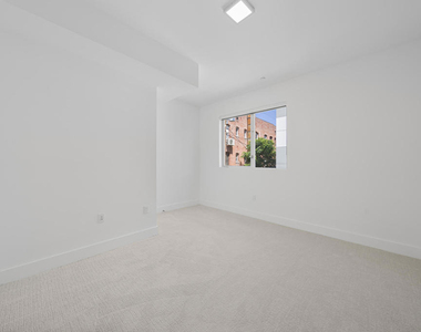 1345 Havenhurst - Photo Thumbnail 15