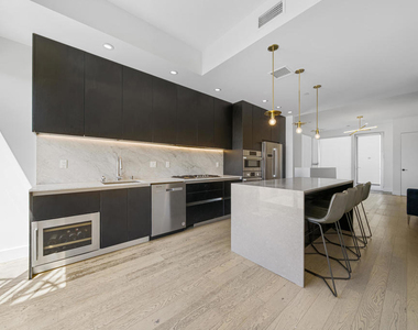 1345 Havenhurst - Photo Thumbnail 7