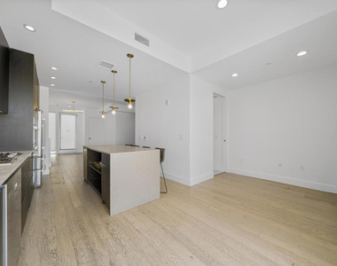 1345 Havenhurst - Photo Thumbnail 8