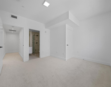 1345 Havenhurst - Photo Thumbnail 16