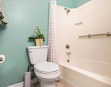 509 W Duarte Road - Photo Thumbnail 24