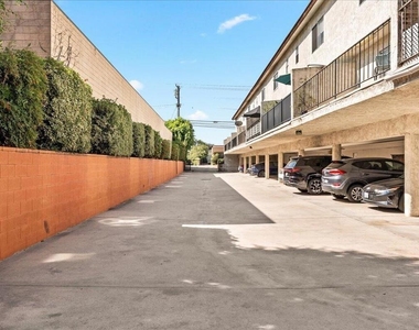 509 W Duarte Road - Photo Thumbnail 26