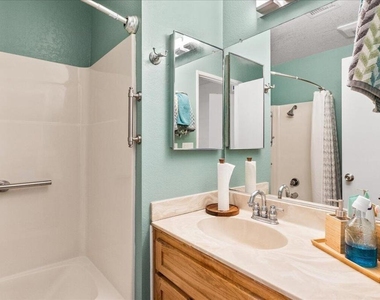 509 W Duarte Road - Photo Thumbnail 23