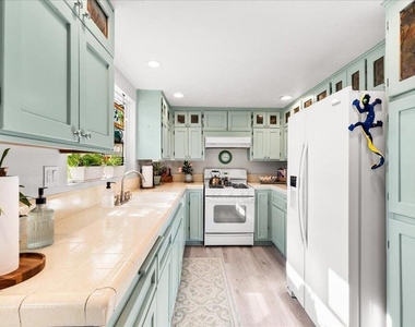 509 W Duarte Road - Photo Thumbnail 8