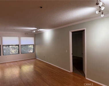 280 Cagney - Photo Thumbnail 9
