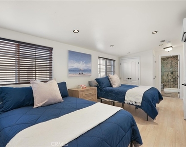 142 Liberty - Photo Thumbnail 17
