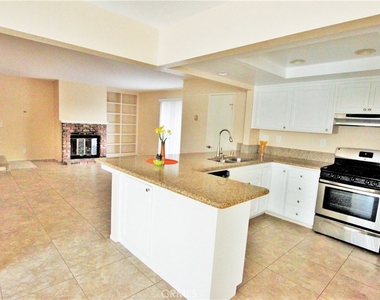 2383 Carlton Place - Photo Thumbnail 7