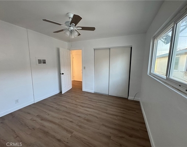 1333 W Walnut - Photo Thumbnail 10