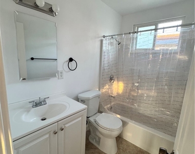 1333 W Walnut - Photo Thumbnail 4