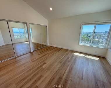 230 Lille Lane - Photo Thumbnail 7