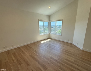 230 Lille Lane - Photo Thumbnail 8