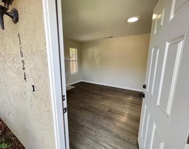 1624 Grandon Avenue - Photo Thumbnail 3