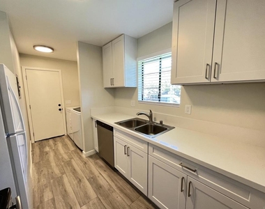 1624 Grandon Avenue - Photo Thumbnail 8