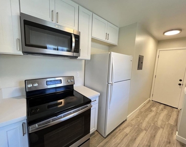 1624 Grandon Avenue - Photo Thumbnail 9
