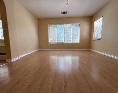 6079 Paseo Pradera - Photo Thumbnail 13