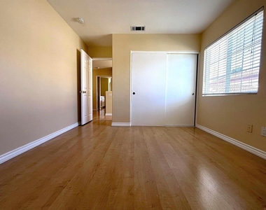 6079 Paseo Pradera - Photo Thumbnail 23