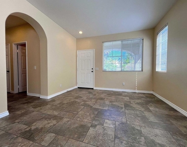 6079 Paseo Pradera - Photo Thumbnail 9