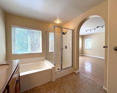 6079 Paseo Pradera - Photo Thumbnail 16