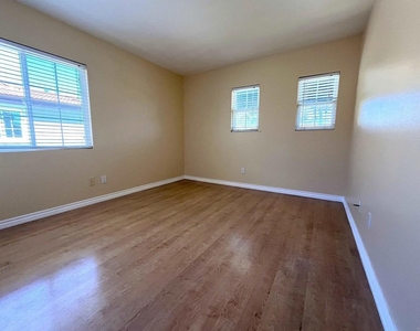 6079 Paseo Pradera - Photo Thumbnail 20