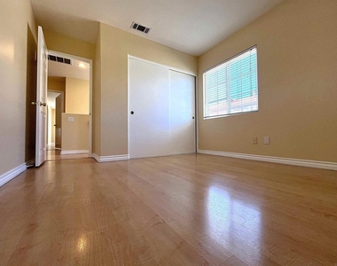 6079 Paseo Pradera - Photo Thumbnail 22