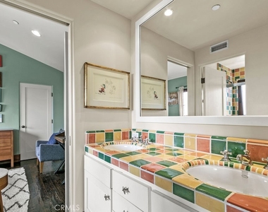 345 Emerald Bay - Photo Thumbnail 14
