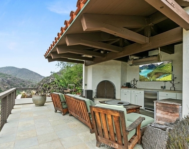 345 Emerald Bay - Photo Thumbnail 24