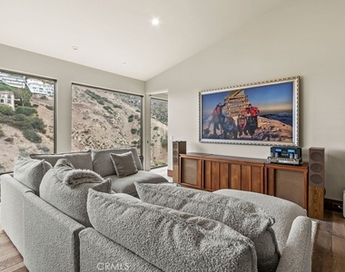 345 Emerald Bay - Photo Thumbnail 40