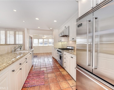 906 Emerald Bay - Photo Thumbnail 7