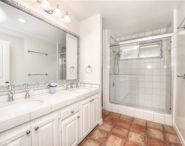 906 Emerald Bay - Photo Thumbnail 14