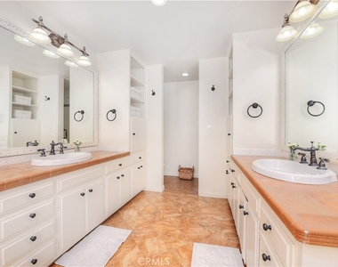 906 Emerald Bay - Photo Thumbnail 20