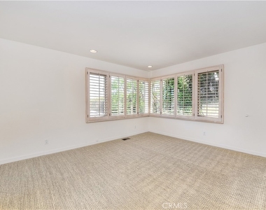 906 Emerald Bay - Photo Thumbnail 16