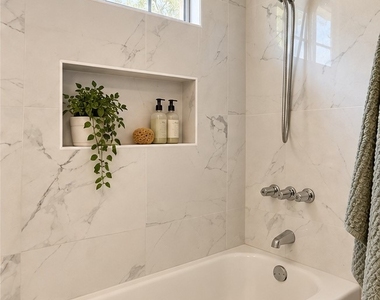 872 N Euclid Drive - Photo Thumbnail 11