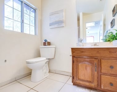 872 N Euclid Drive - Photo Thumbnail 7