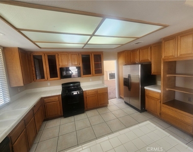 13272 Berkeley Lane - Photo Thumbnail 6