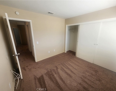 13272 Berkeley Lane - Photo Thumbnail 12
