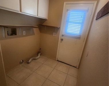 13272 Berkeley Lane - Photo Thumbnail 9