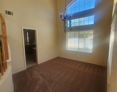 13272 Berkeley Lane - Photo Thumbnail 4