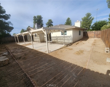 15071 Arlette Drive - Photo Thumbnail 19