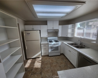 15071 Arlette Drive - Photo Thumbnail 6