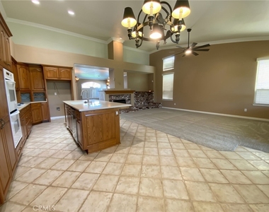 810 Clear Springs Drive - Photo Thumbnail 5