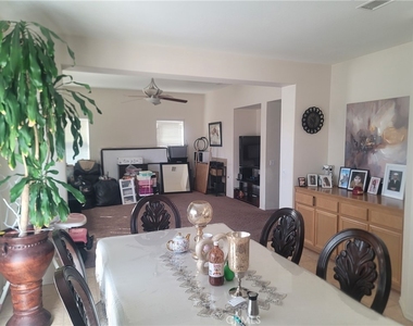 13973 Camino Lindo Street - Photo Thumbnail 6