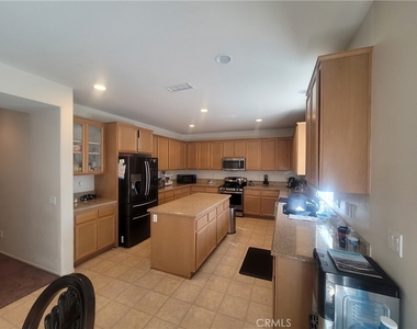 13973 Camino Lindo Street - Photo Thumbnail 8