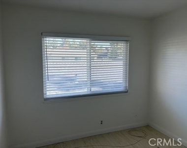 775 Hampshire Lane - Photo Thumbnail 13