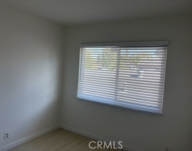 775 Hampshire Lane - Photo Thumbnail 11