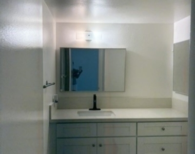 775 Hampshire Lane - Photo Thumbnail 15