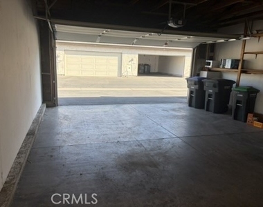 775 Hampshire Lane - Photo Thumbnail 23